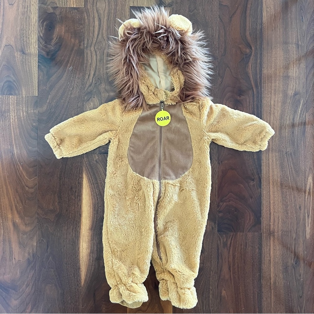 Baby lion Halloween costume size 6-9 mo. By Going Wild